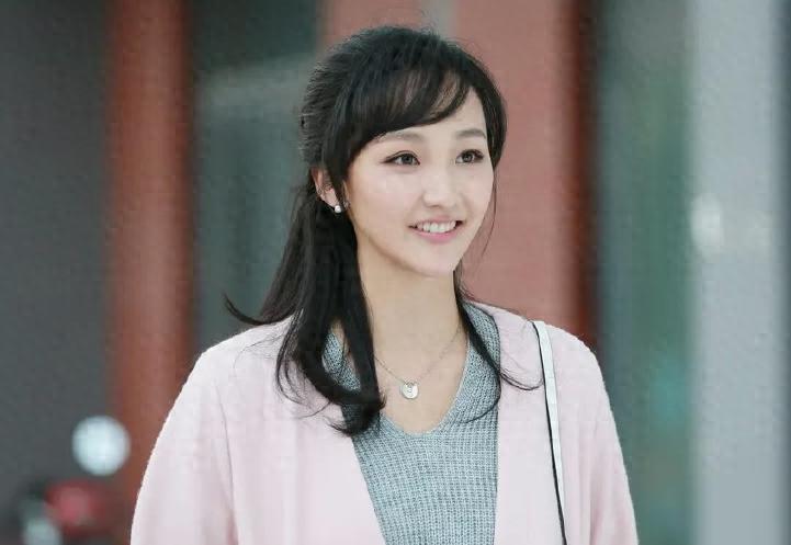 演員于震，從舞臺到熒屏的自信與堅韌之旅
