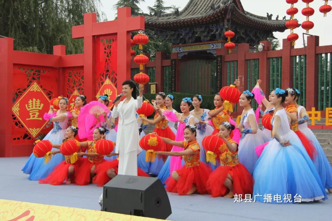 張地現(xiàn)場創(chuàng)作歌曲，音樂、友情與家的溫馨故事
